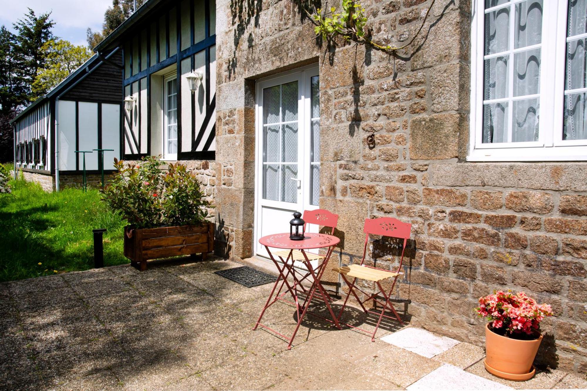 La Mancelliere De Montjoie Chambres D'Hotes Et Gites Saint-Michel-de-Montjoie Екстер'єр фото